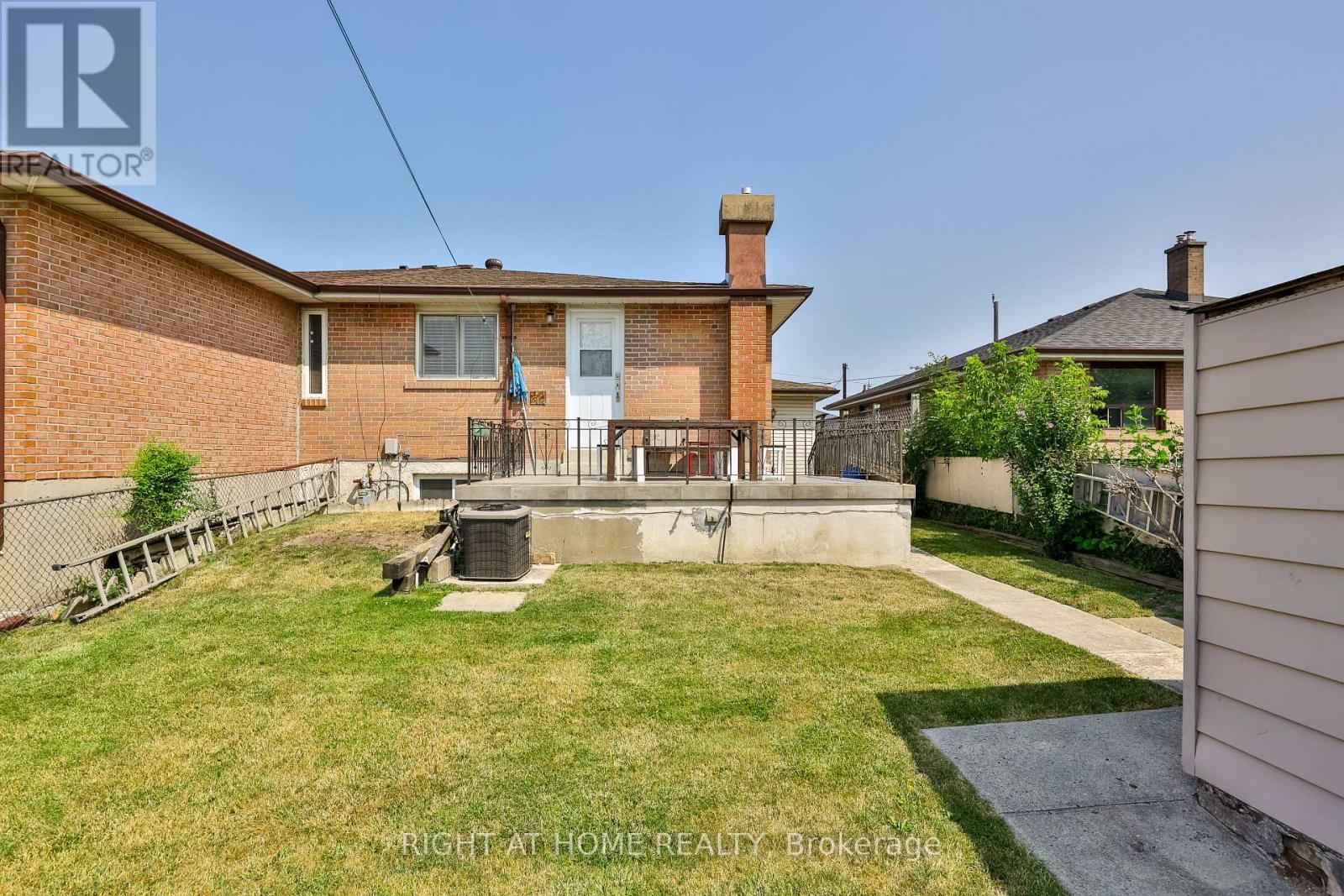 25 LARCHWOOD ROAD - 40
