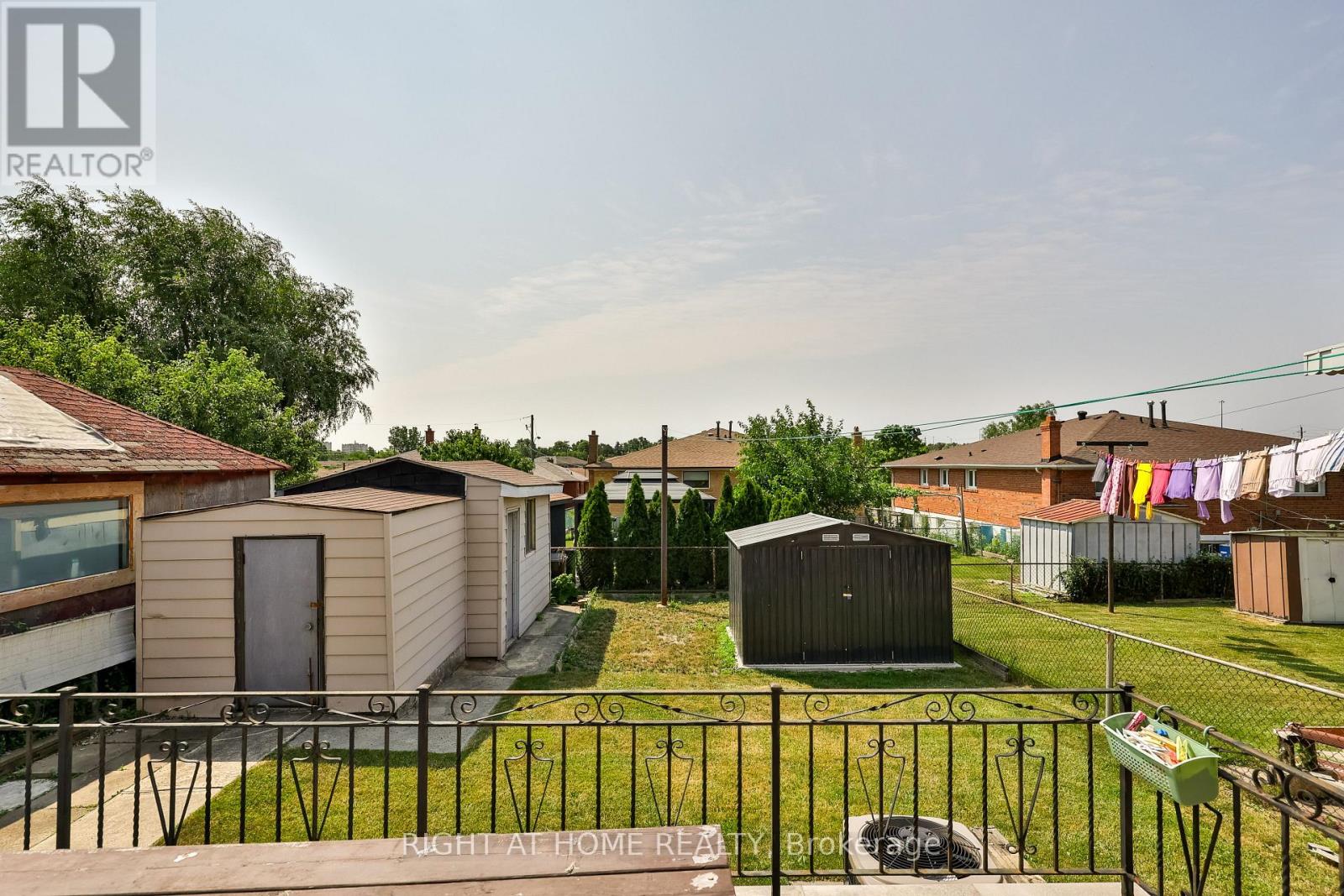 25 LARCHWOOD ROAD - 43