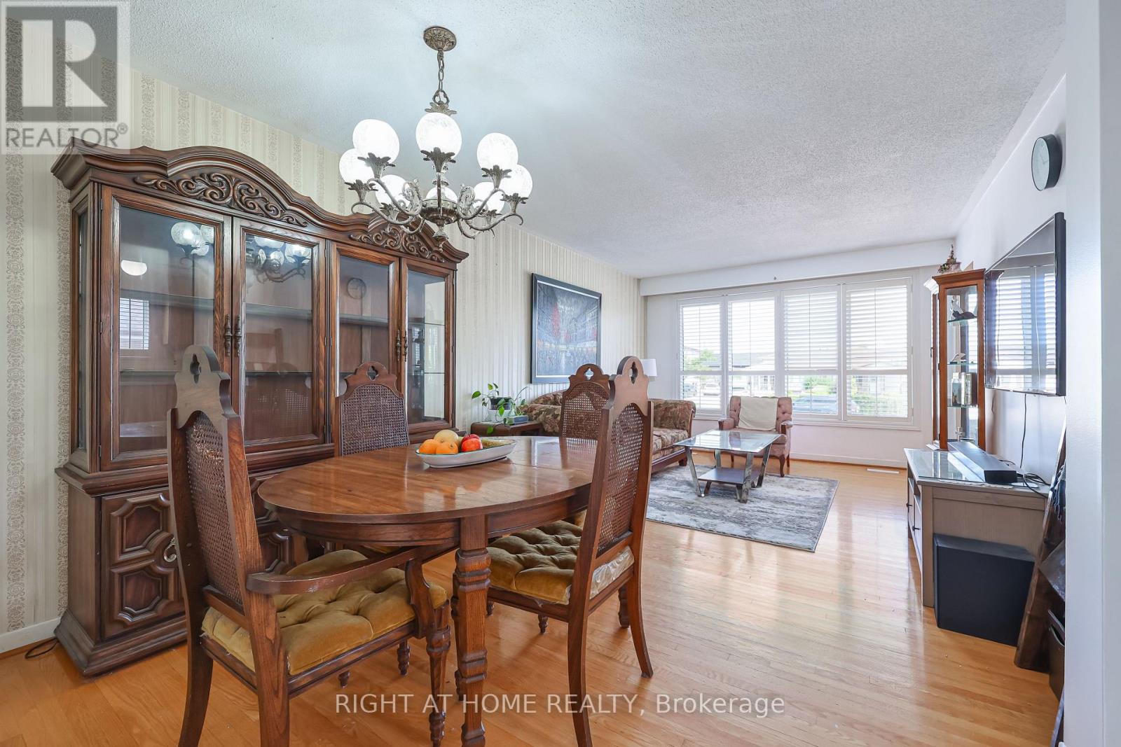 25 LARCHWOOD ROAD - 7