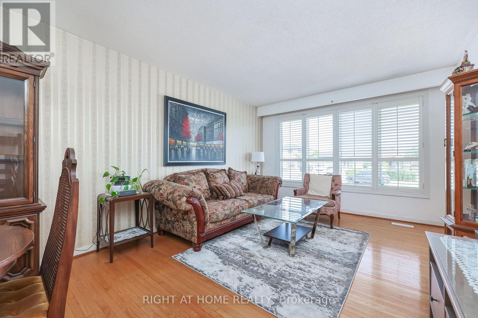 25 LARCHWOOD ROAD - 8