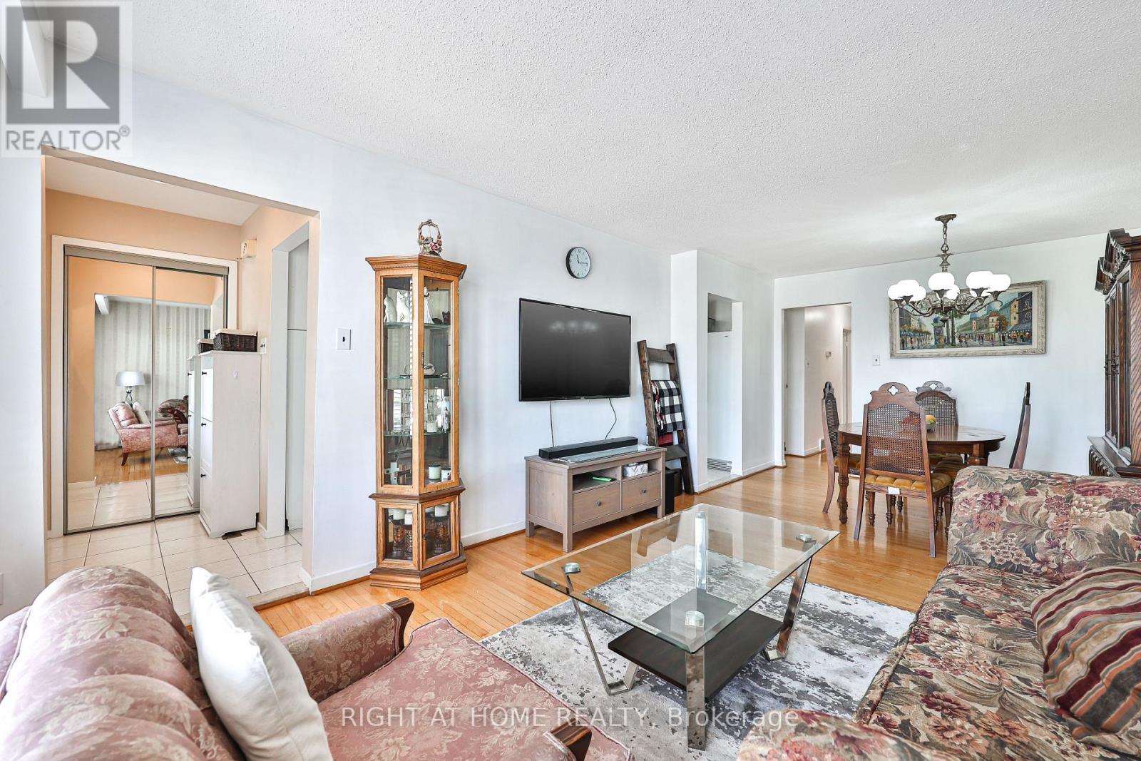 25 LARCHWOOD ROAD - 9