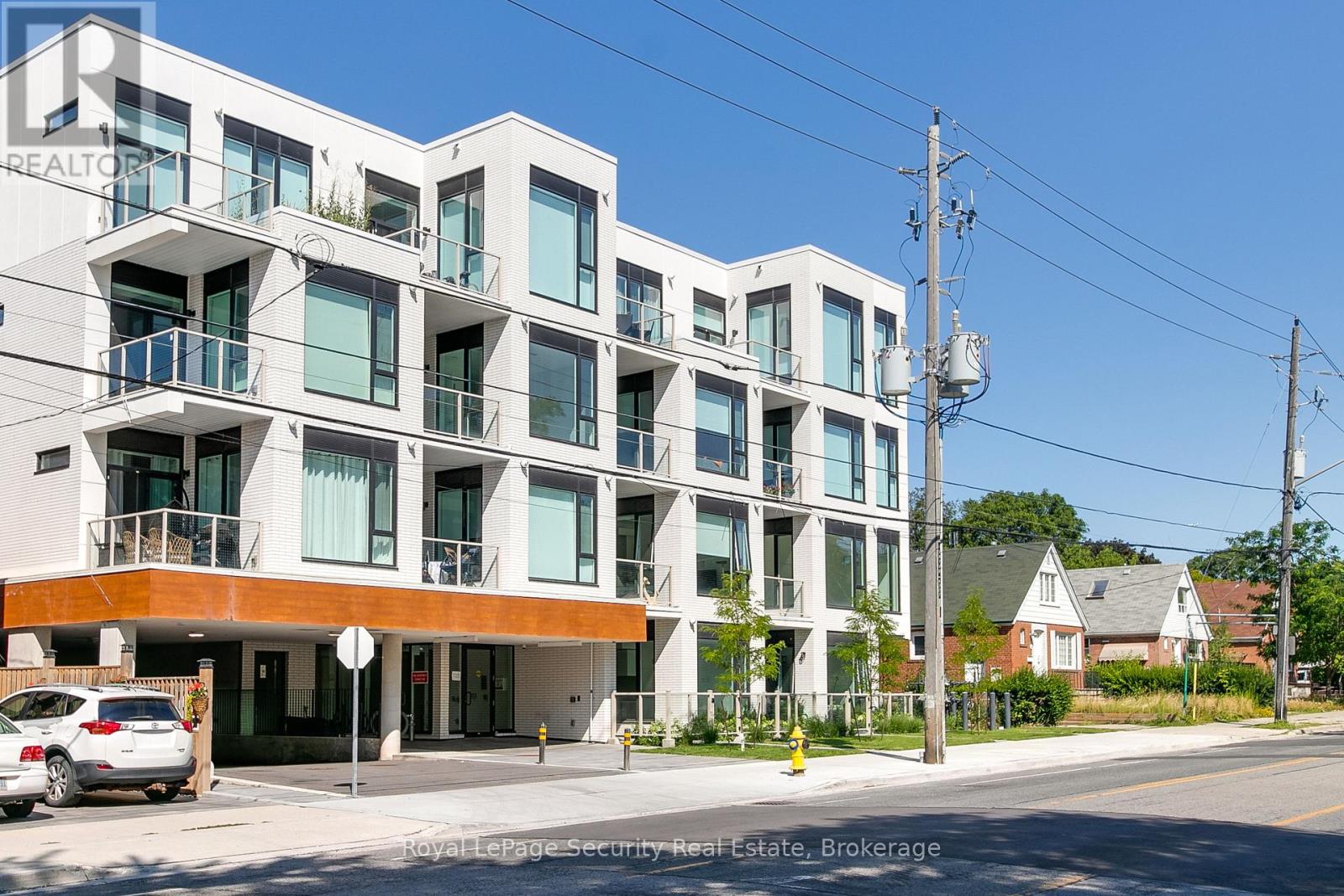 #104 722 MARLEE AVENUE - 2