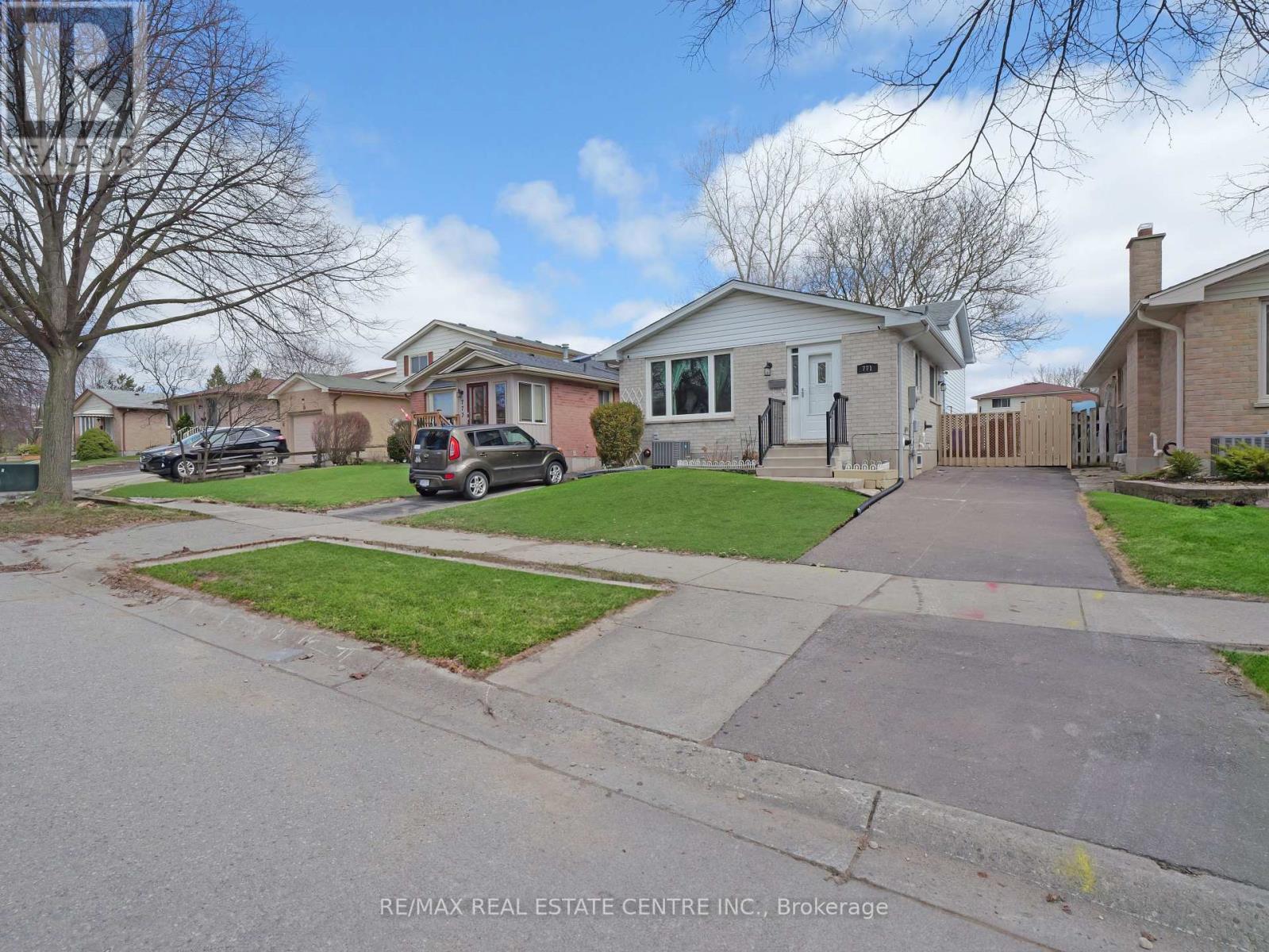 771 MONSARRAT AVENUE - 3