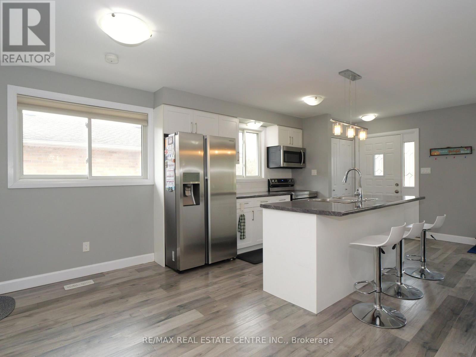 771 MONSARRAT AVENUE - 8