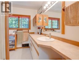 10440 Kelly Creek Road, Powell River, BC V8A0P1 Photo 21