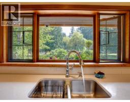 Laundry room - 10440 Kelly Creek Road, Powell River, BC V8A0P1 Photo 8