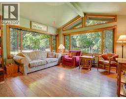 10440 Kelly Creek Road, Powell River, BC V8A0P1 Photo 16