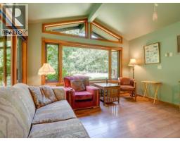 10440 Kelly Creek Road, Powell River, BC V8A0P1 Photo 17
