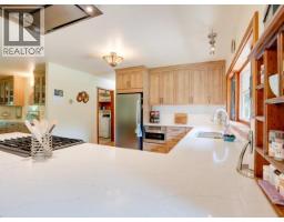 Family room - 10440 Kelly Creek Road, Powell River, BC V8A0P1 Photo 6
