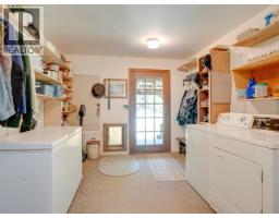 10440 Kelly Creek Road, Powell River, BC V8A0P1 Photo 25