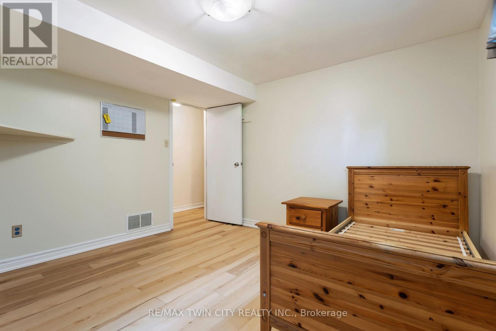 25 SAUNBY STREET - Image 32