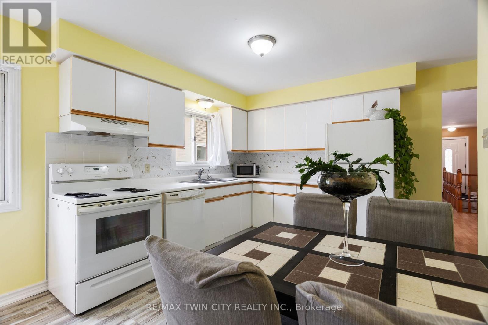 25 SAUNBY STREET - Image 17