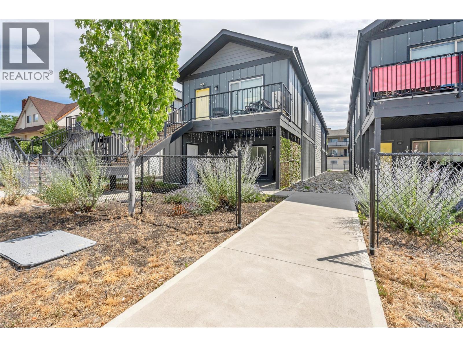 116 Calgary Avenue - 2