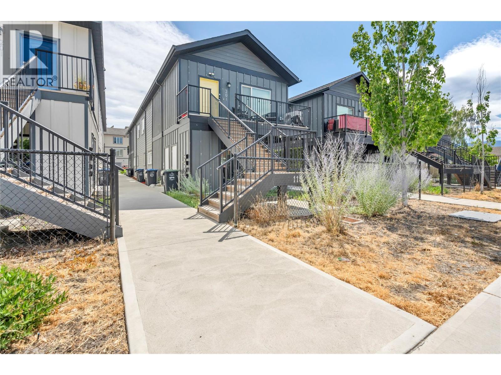 116 Calgary Avenue - 25