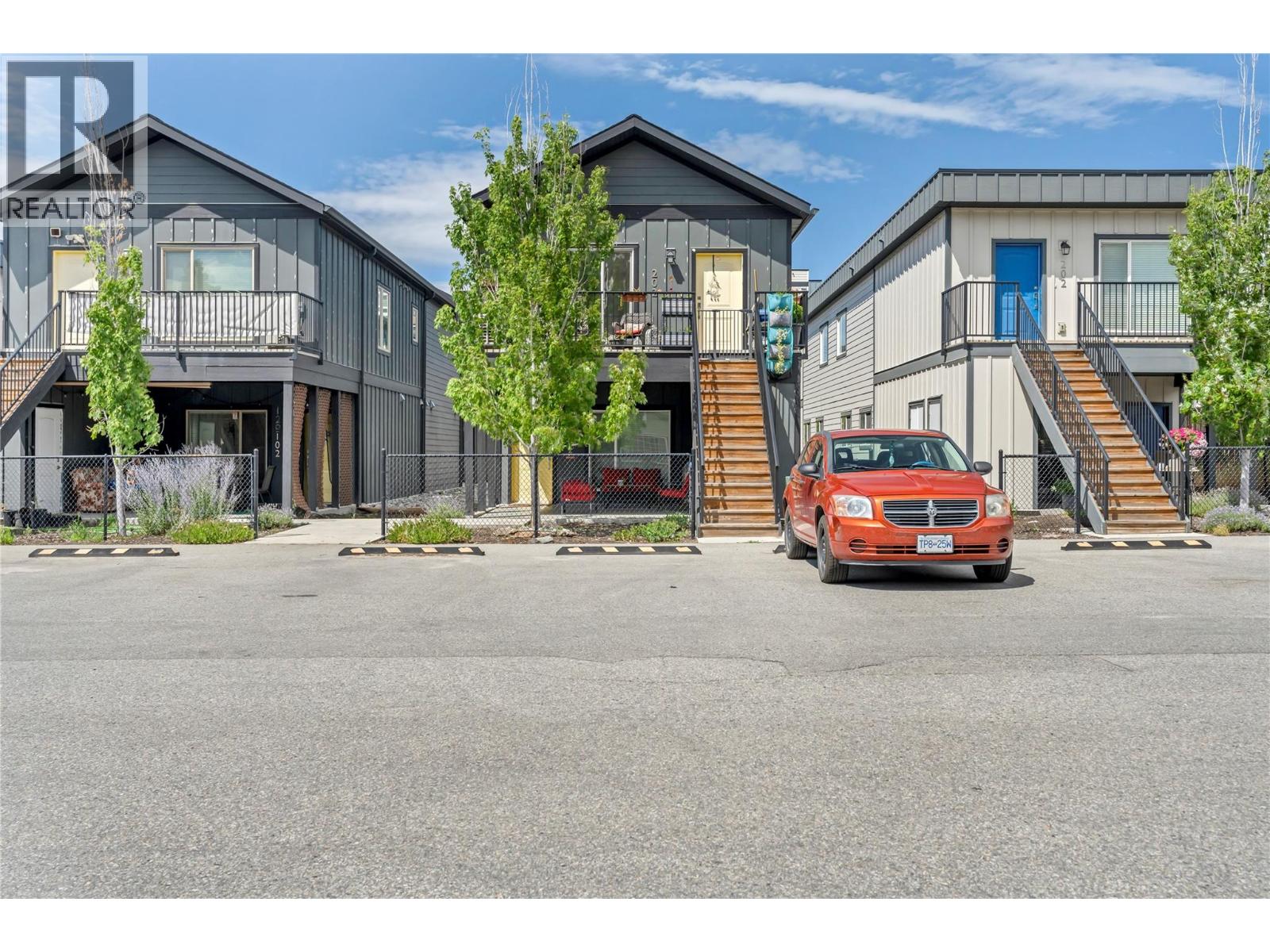 116 Calgary Avenue - 9