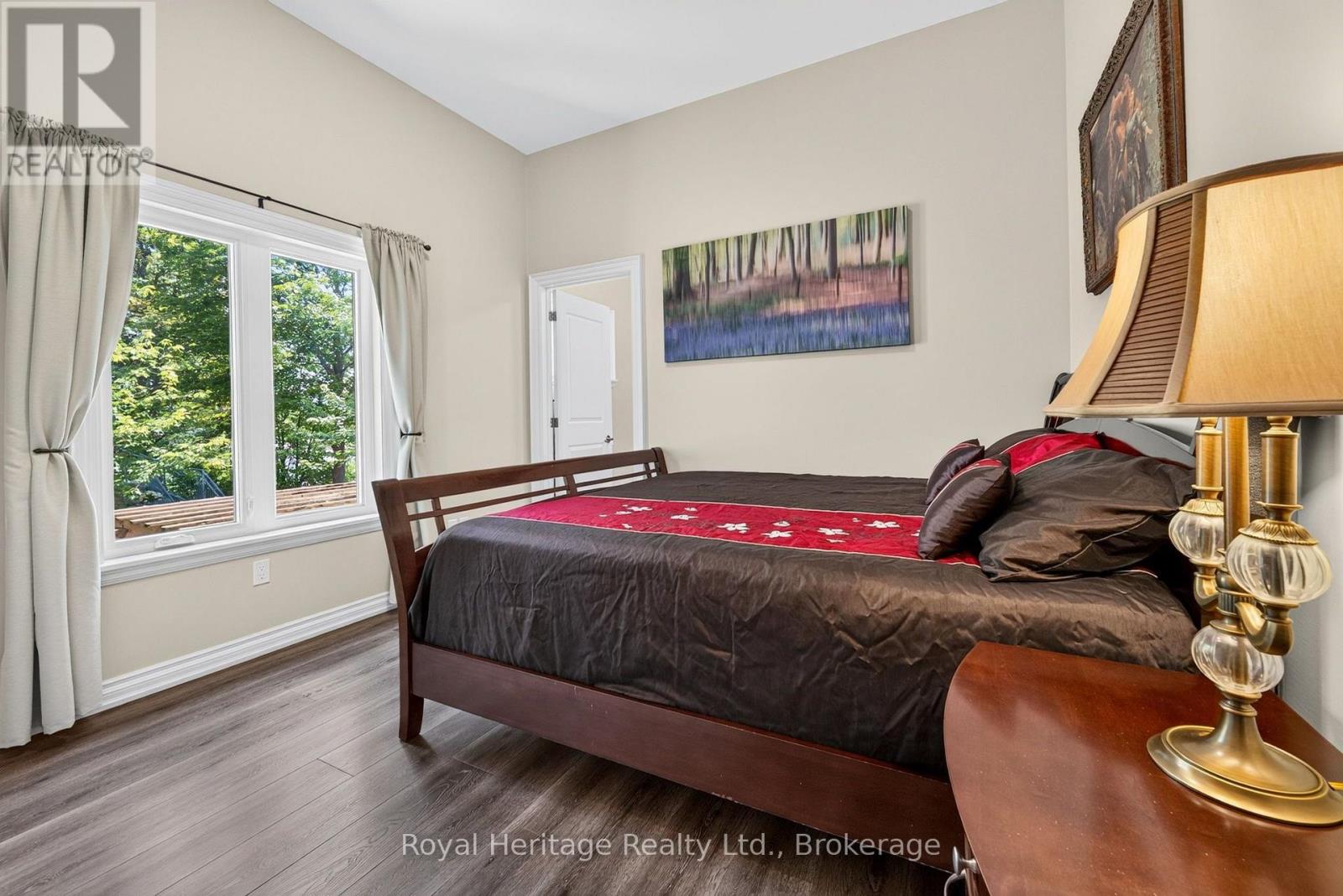 #204 25 KING STREET - Image 13
