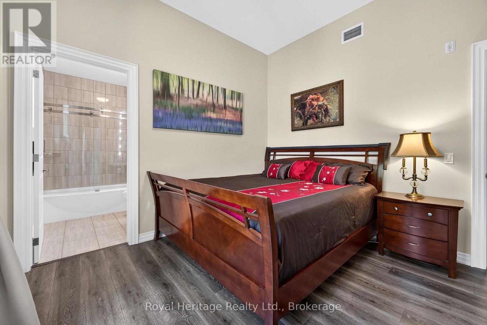 #204 25 KING STREET - Image 14
