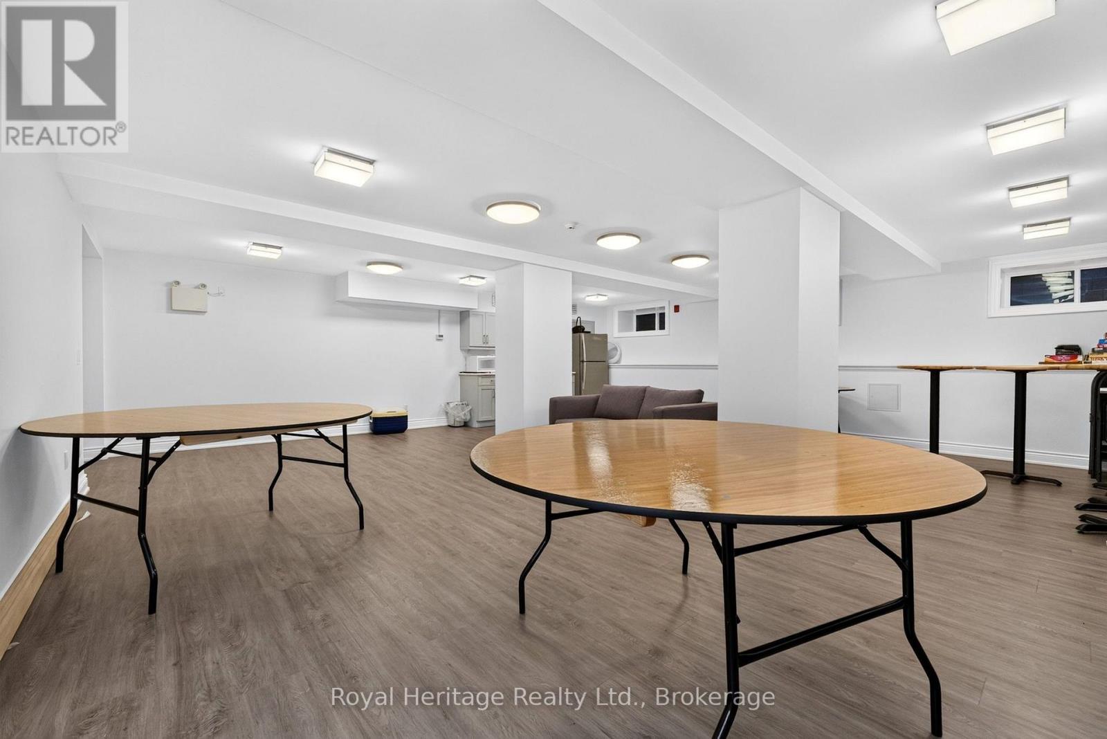 #204 25 KING STREET - Image 29