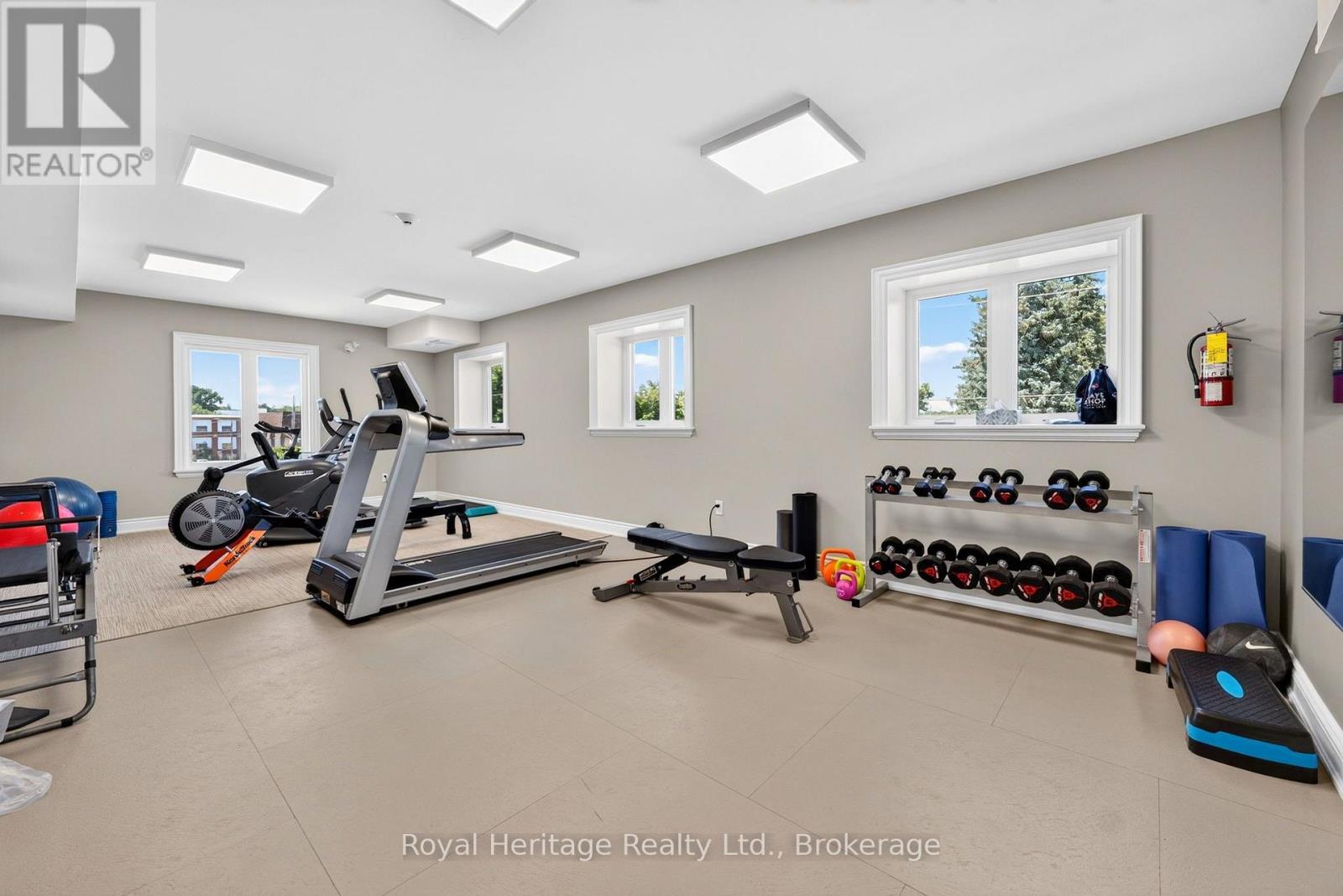 #204 25 KING STREET - Image 30