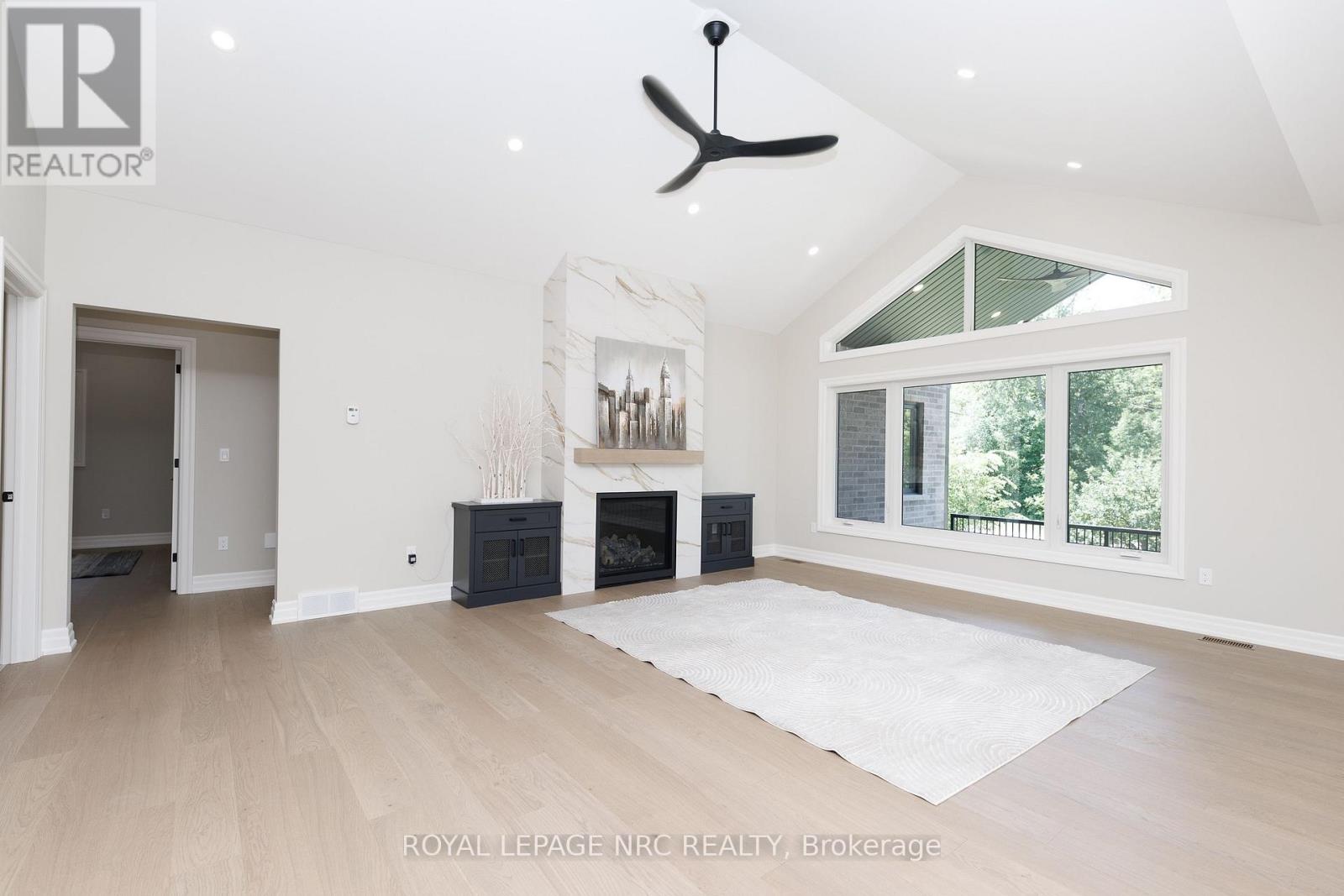 270 LANCASTER DRIVE - Image 10