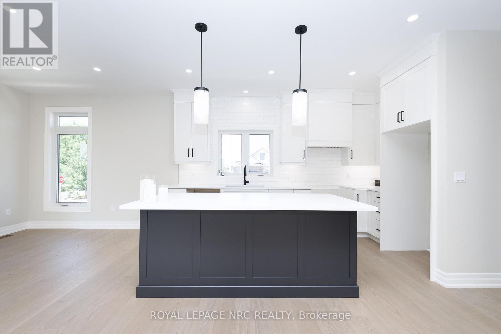 270 LANCASTER DRIVE - Image 13