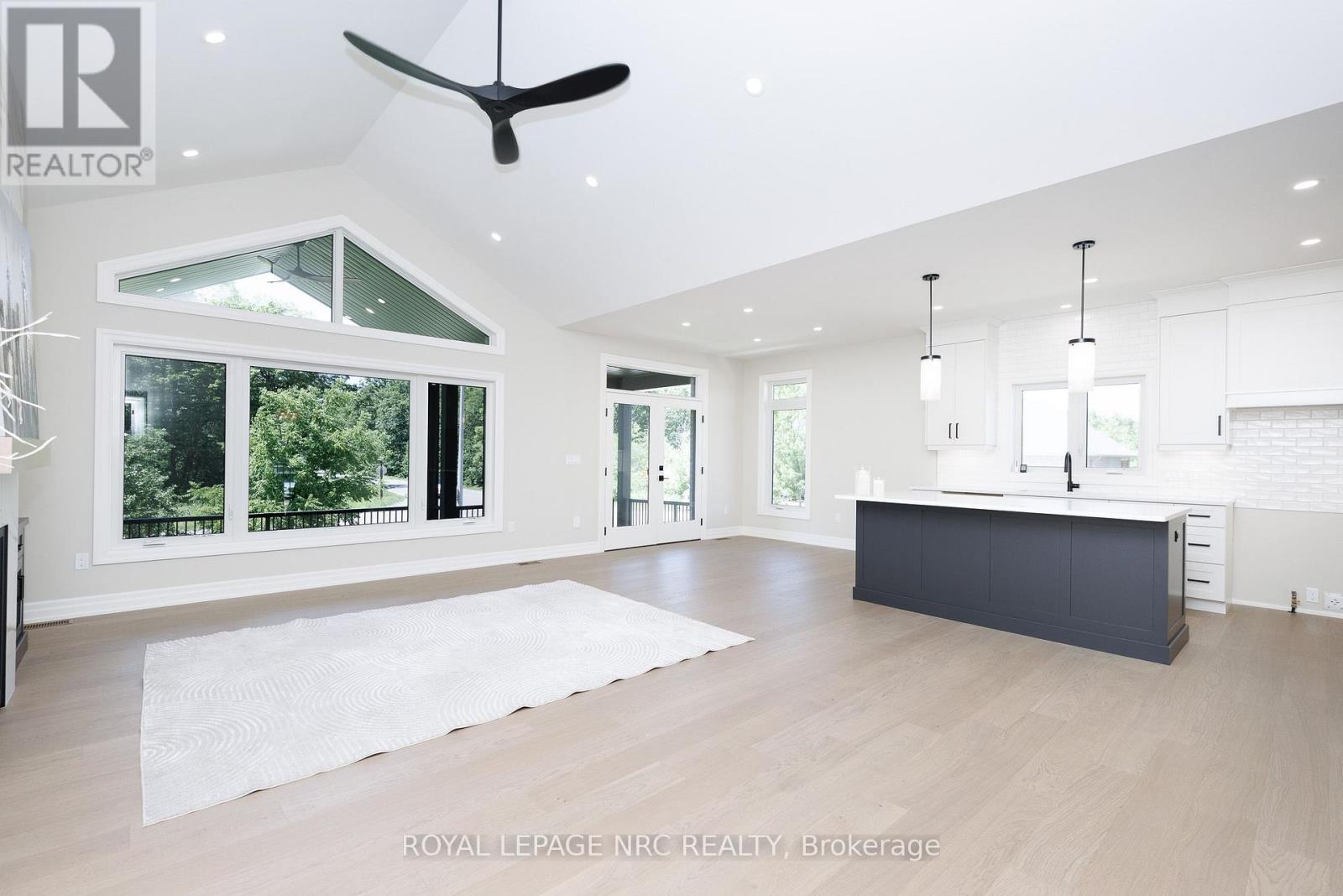 270 LANCASTER DRIVE - Image 17