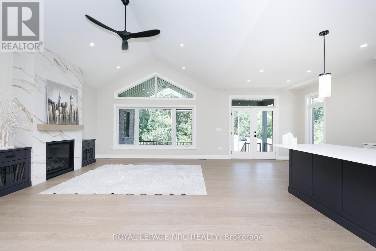 270 LANCASTER DRIVE - Image 18