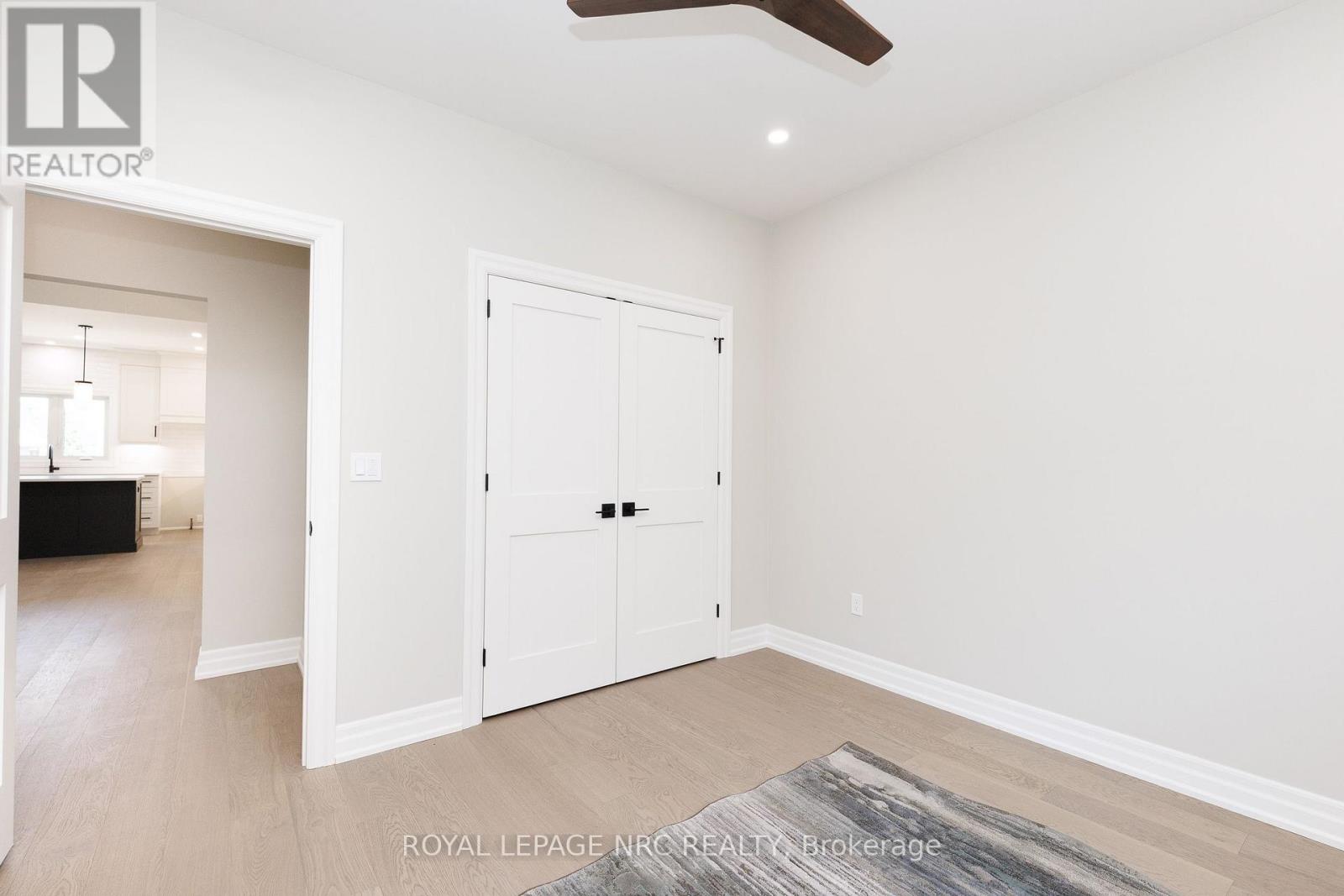 270 LANCASTER DRIVE - Image 22