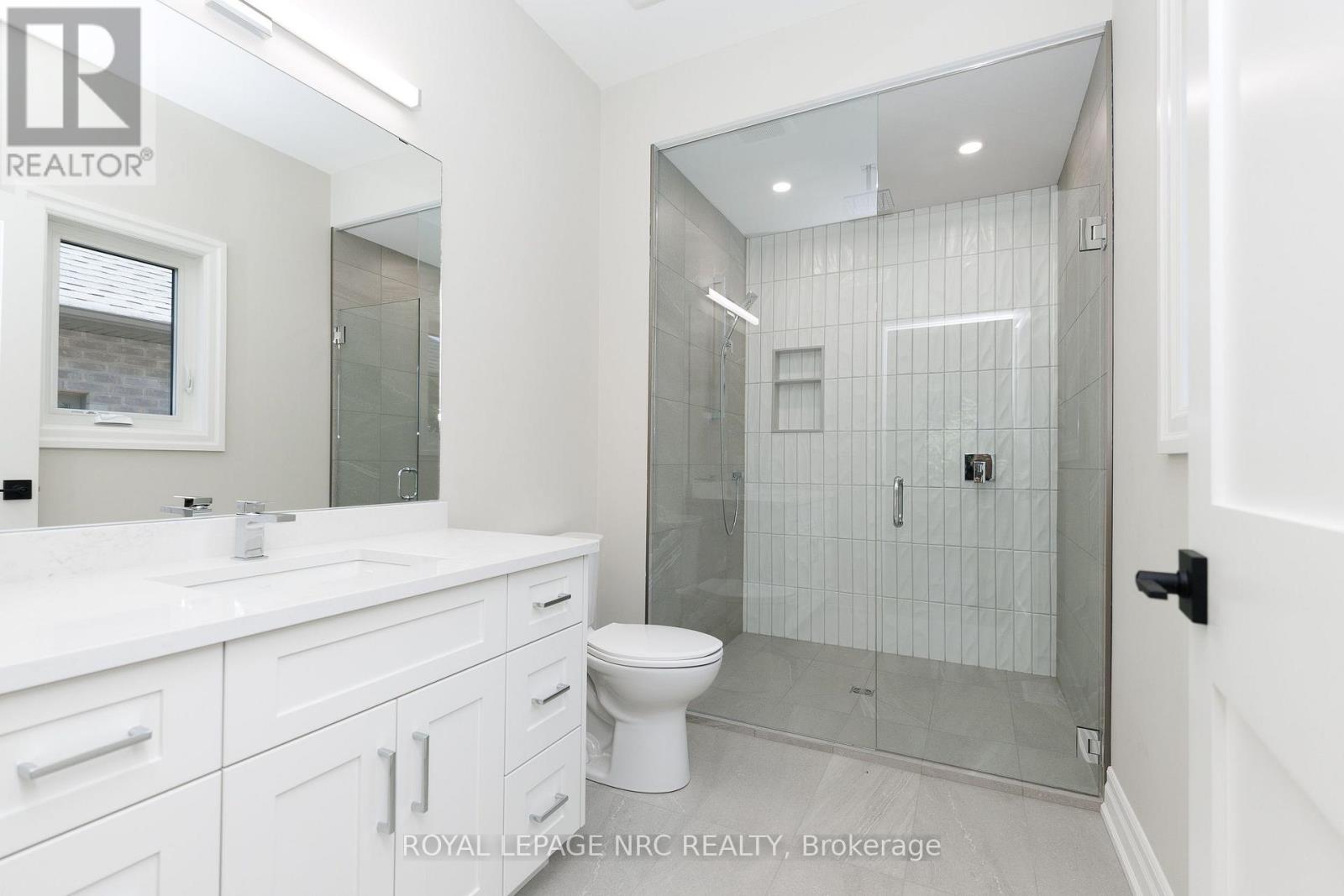 270 LANCASTER DRIVE - Image 29