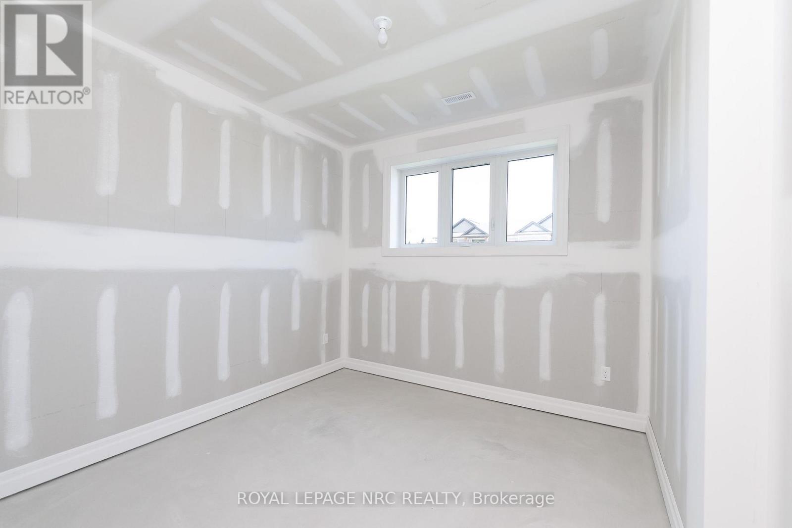 270 LANCASTER DRIVE - Image 32