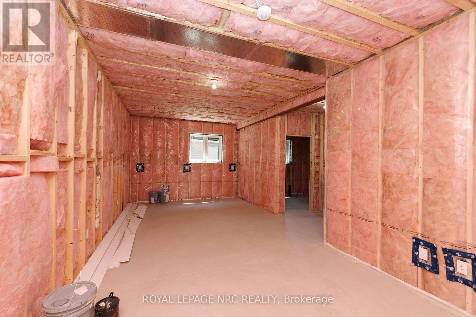 270 LANCASTER DRIVE - Image 36