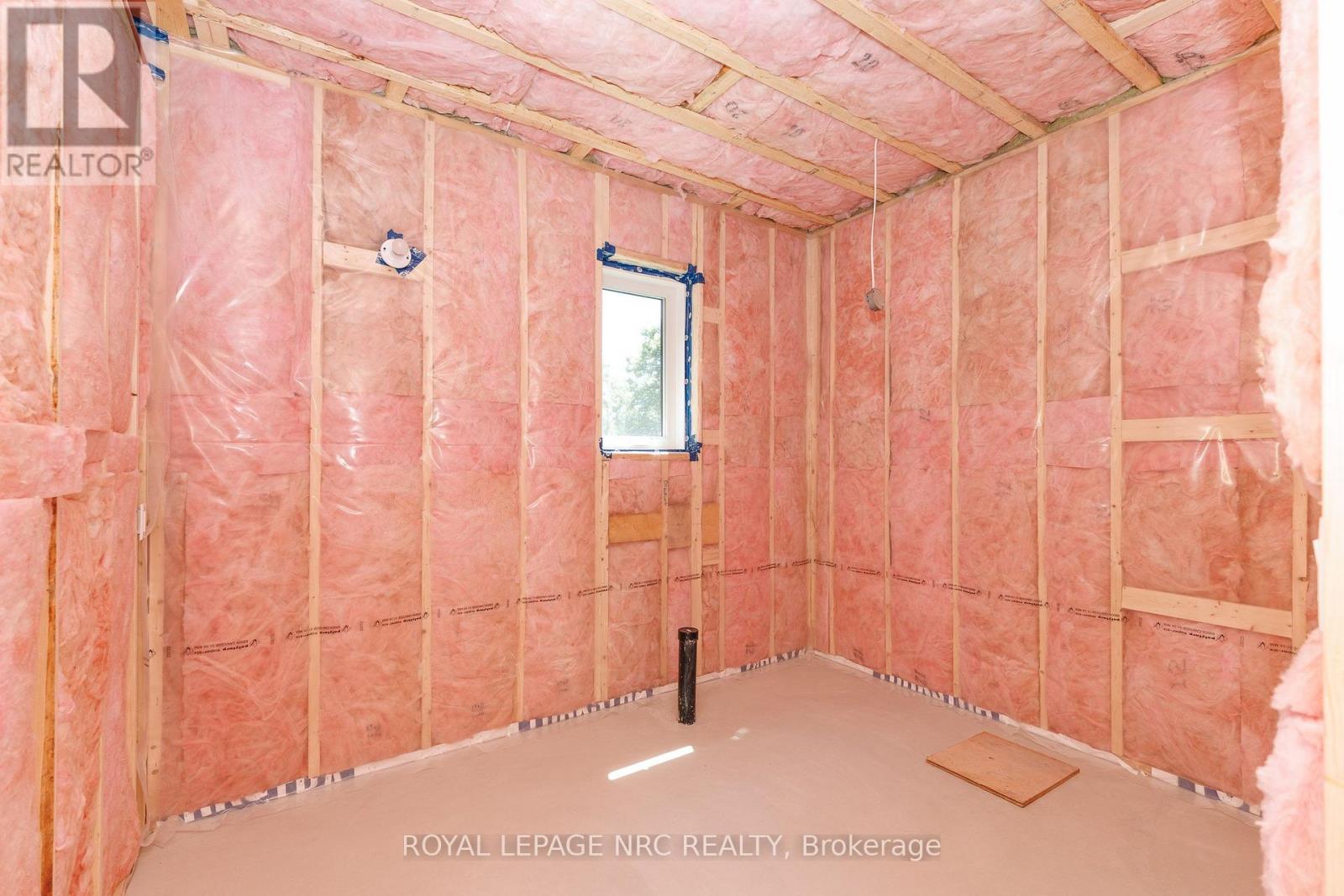 270 LANCASTER DRIVE - Image 38