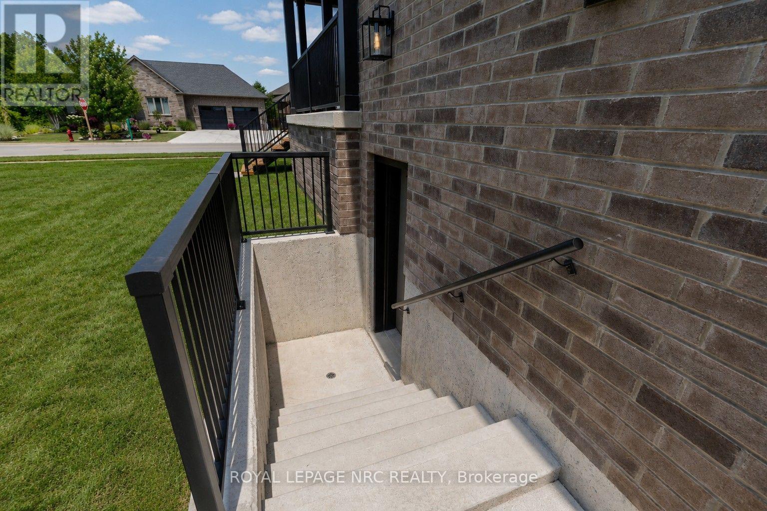 270 LANCASTER DRIVE - Image 39
