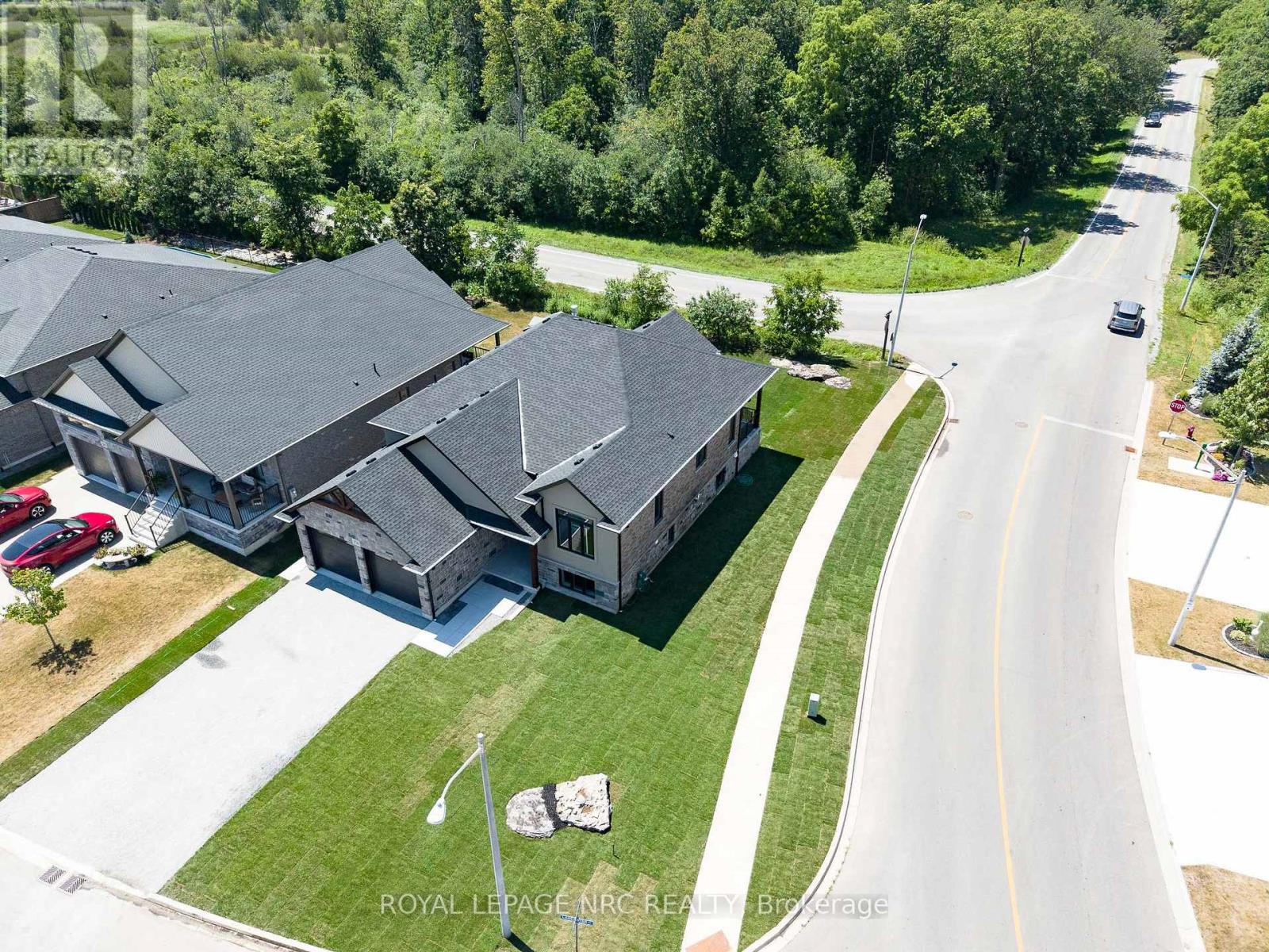270 LANCASTER DRIVE - Image 40