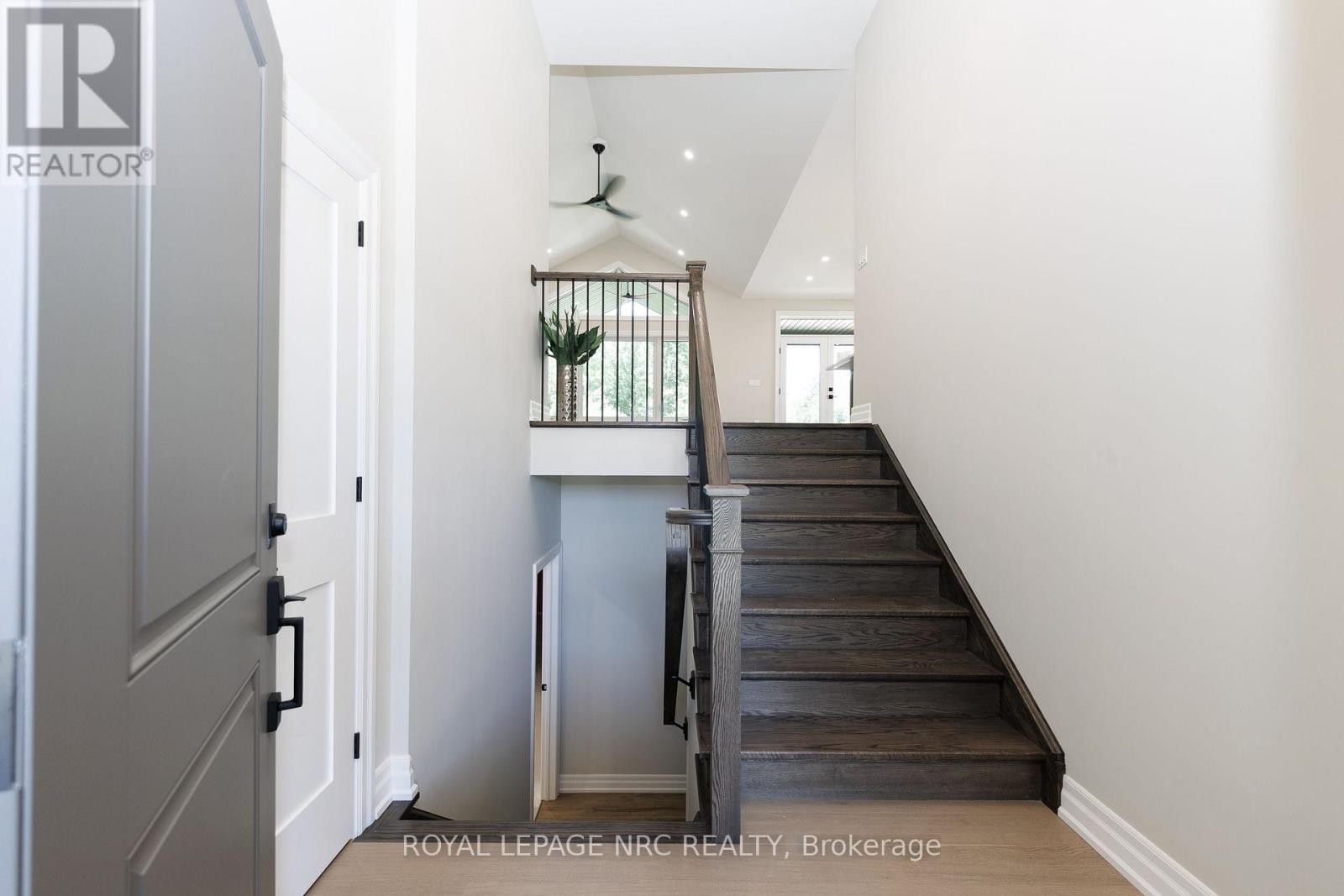 270 LANCASTER DRIVE - Image 7