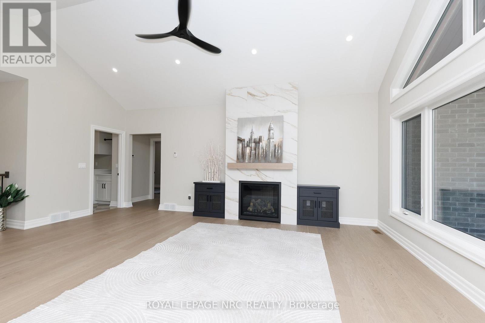 270 LANCASTER DRIVE - Image 9