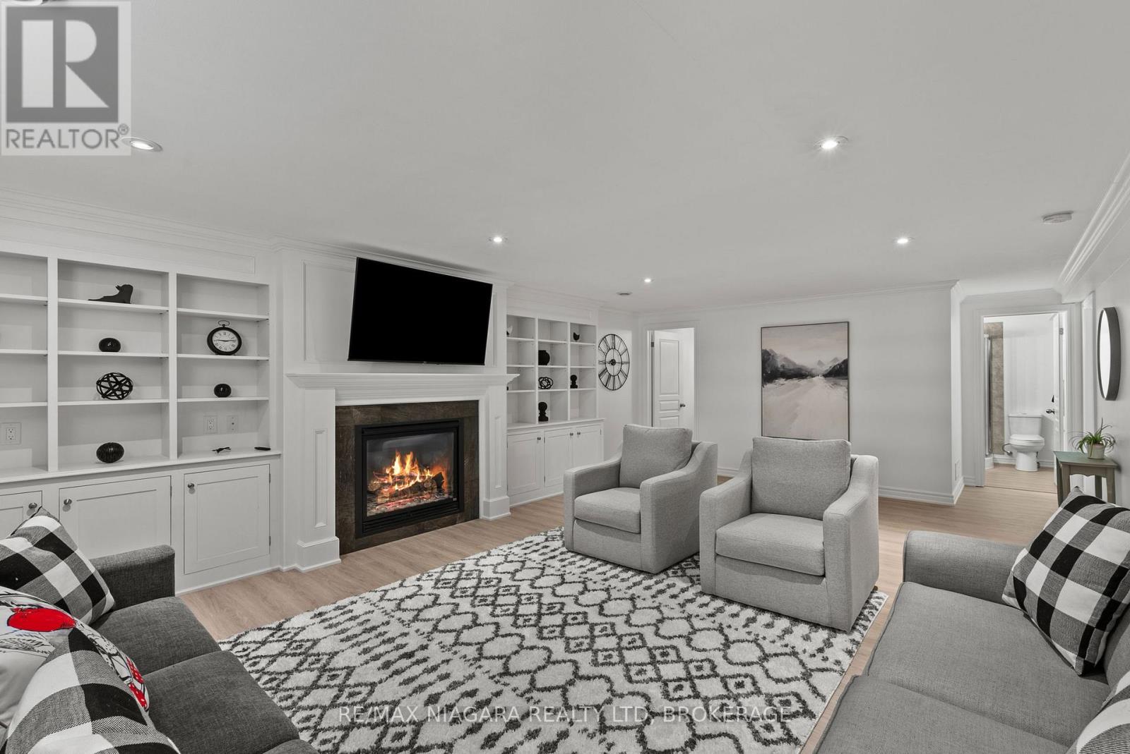 31 PINOT TRAIL - Image 25