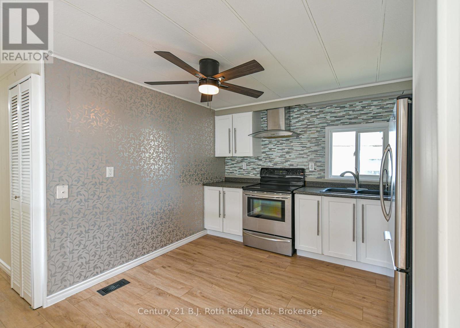 #74 580 WEST STREET S - 22