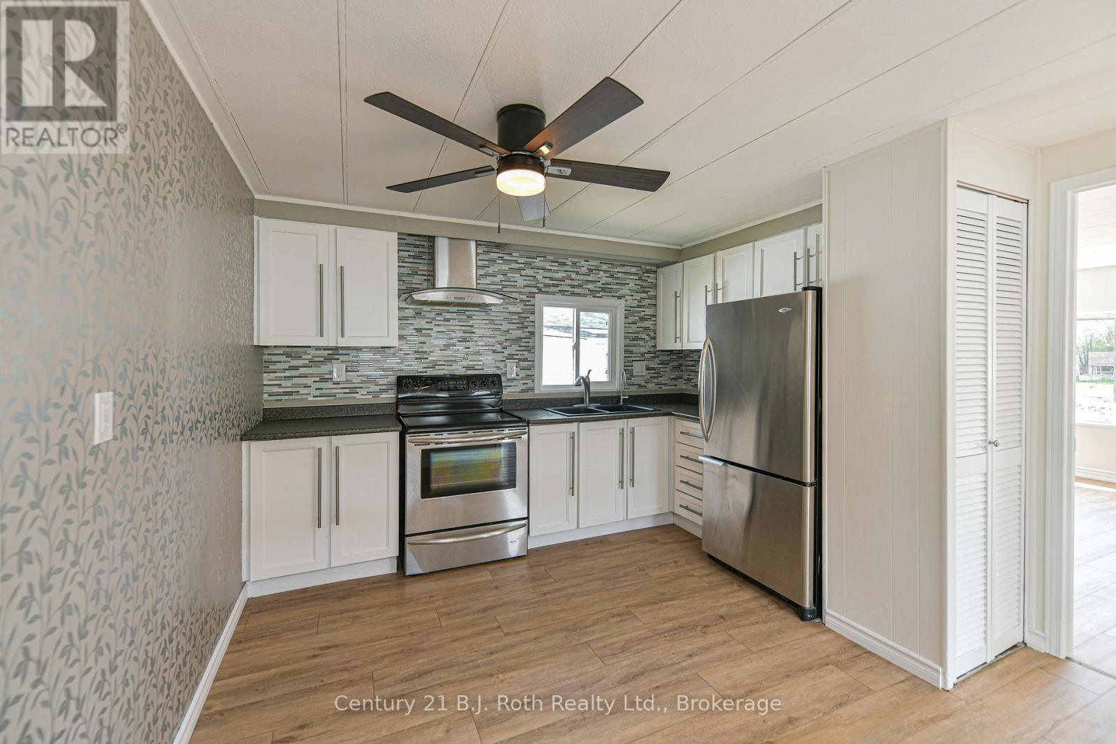 #74 580 WEST STREET S - 23