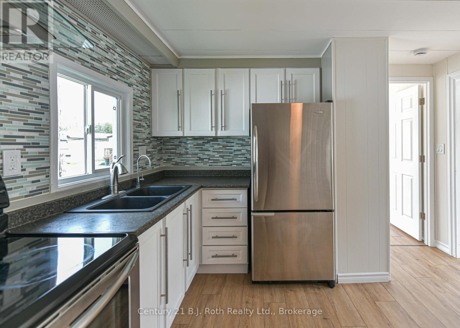 #74 580 WEST STREET S - 24
