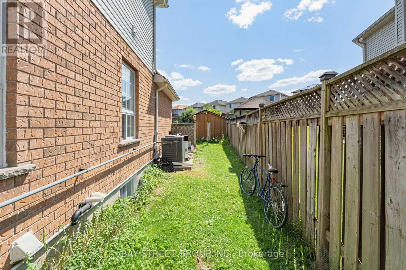 63 DUBRICK CRESCENT - 46