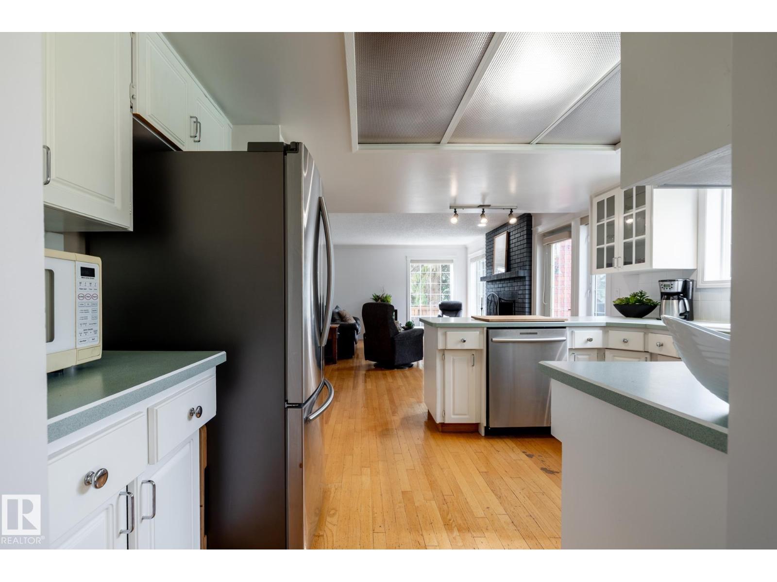 229 52548 RGE ROAD 223 - 16