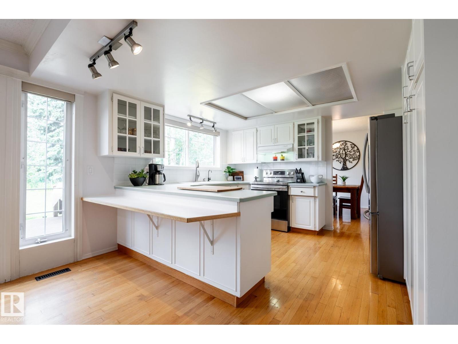 229 52548 RGE ROAD 223 - 22