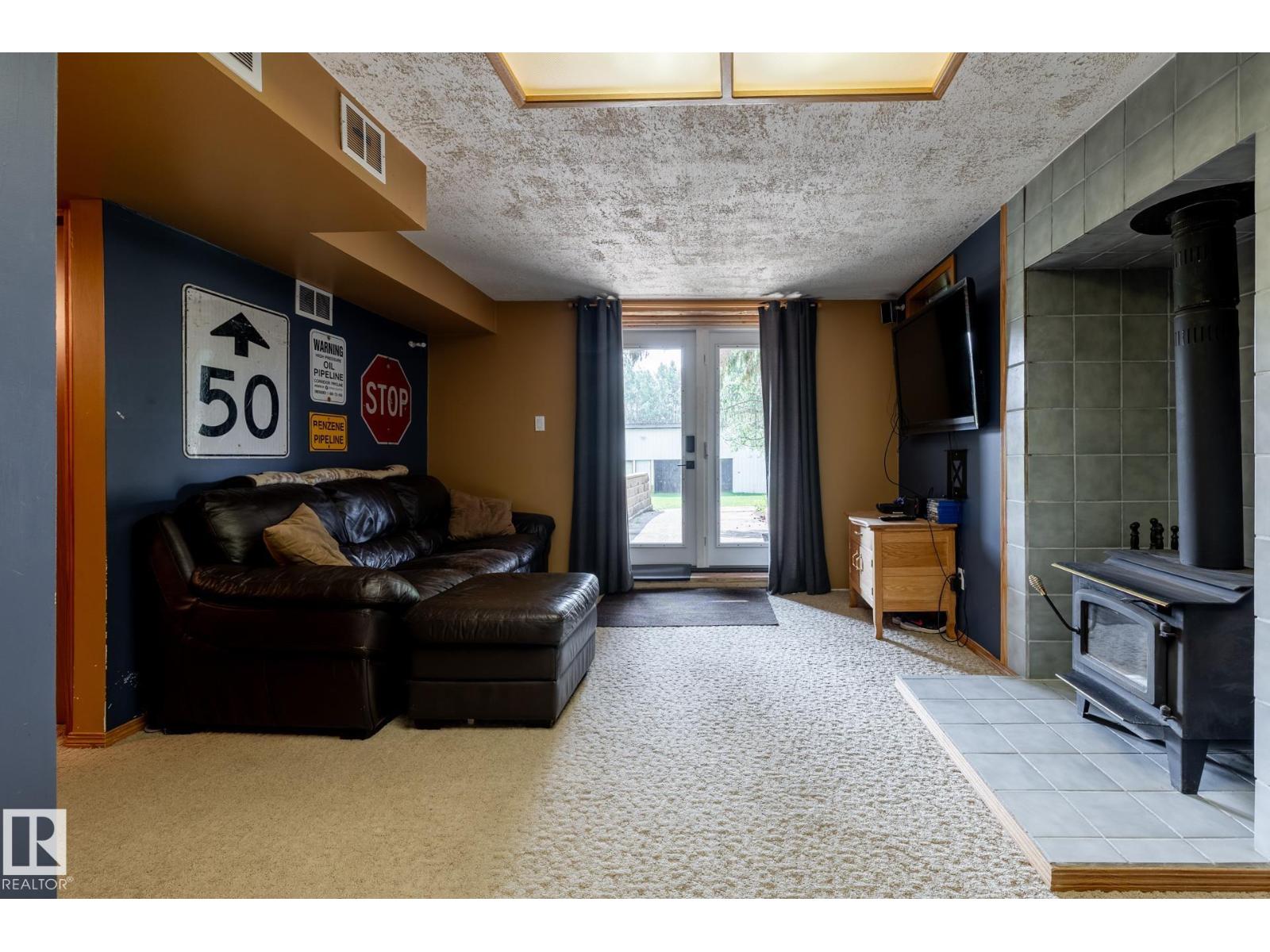 229 52548 RGE ROAD 223 - 52