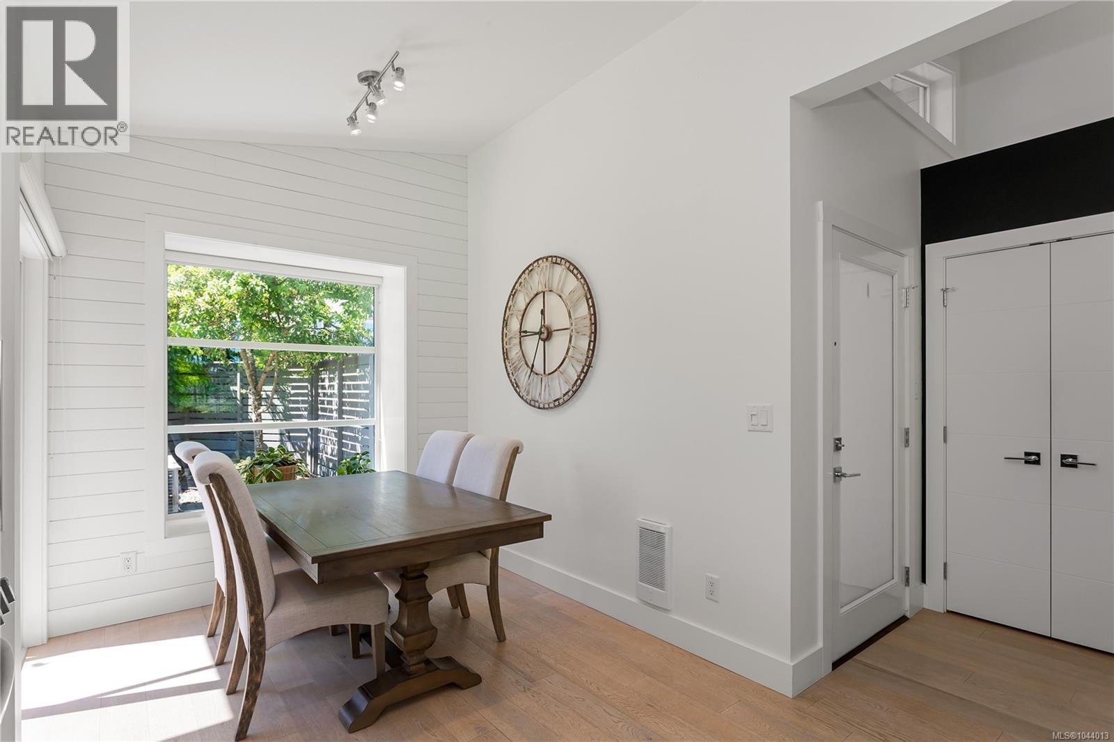 1501 Argyle Ave - 51