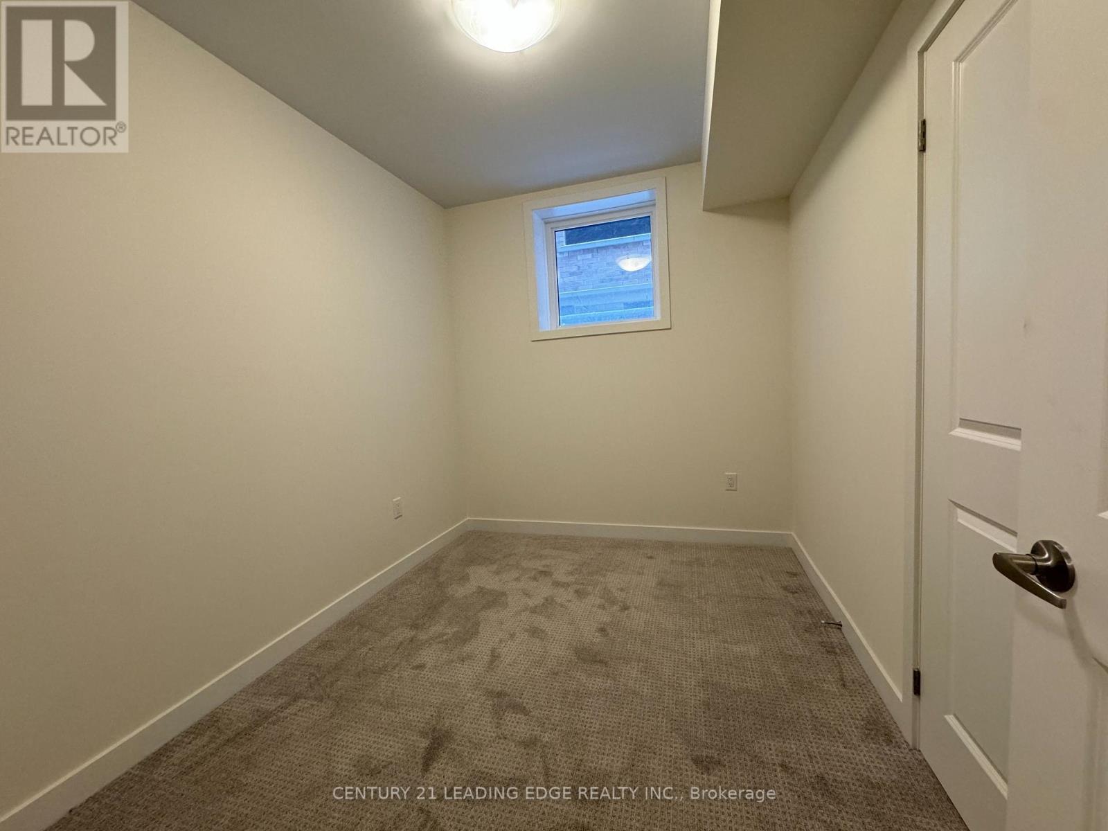 58 ELIZABETH STREET S - 27