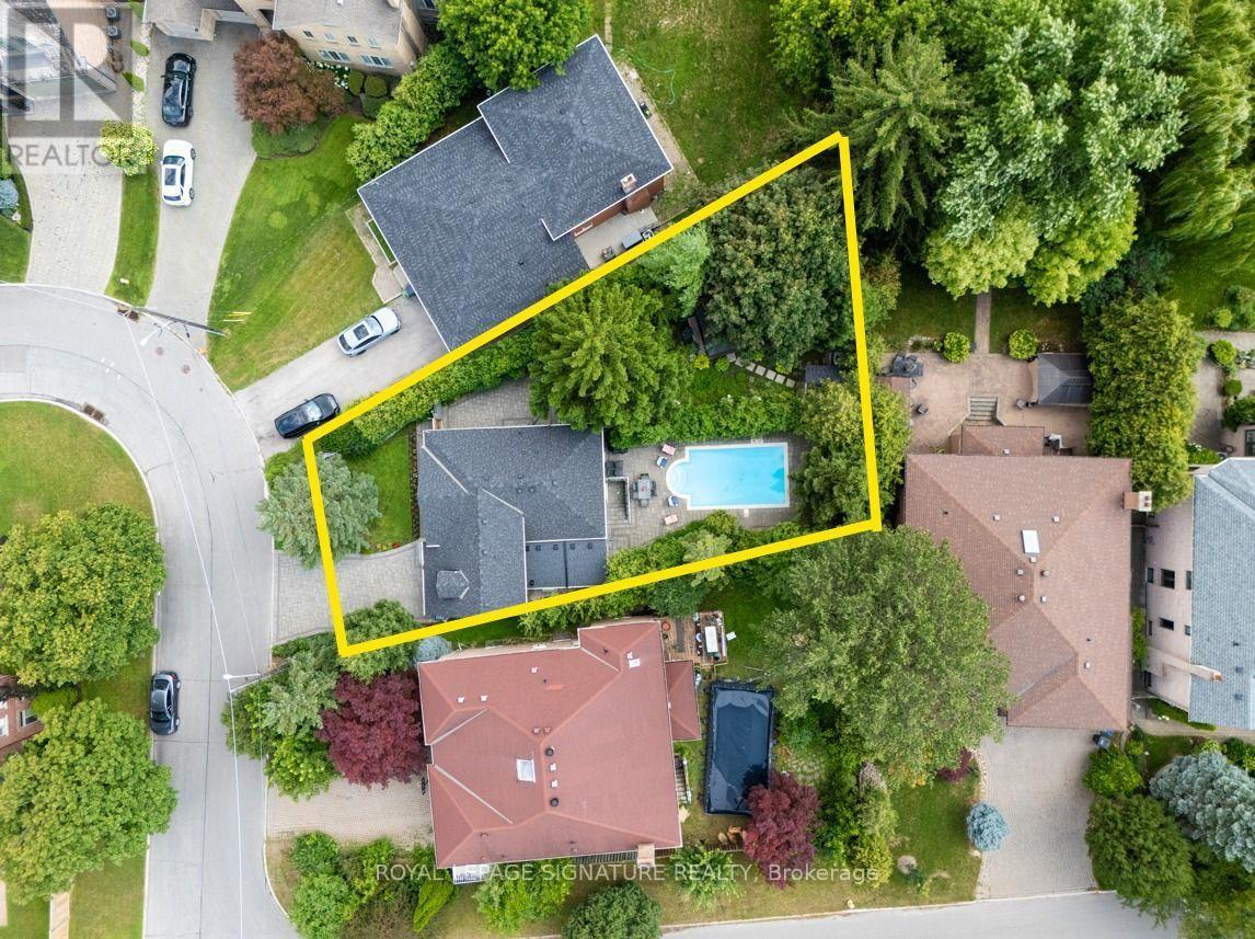 3 PAMCREST DRIVE - 32