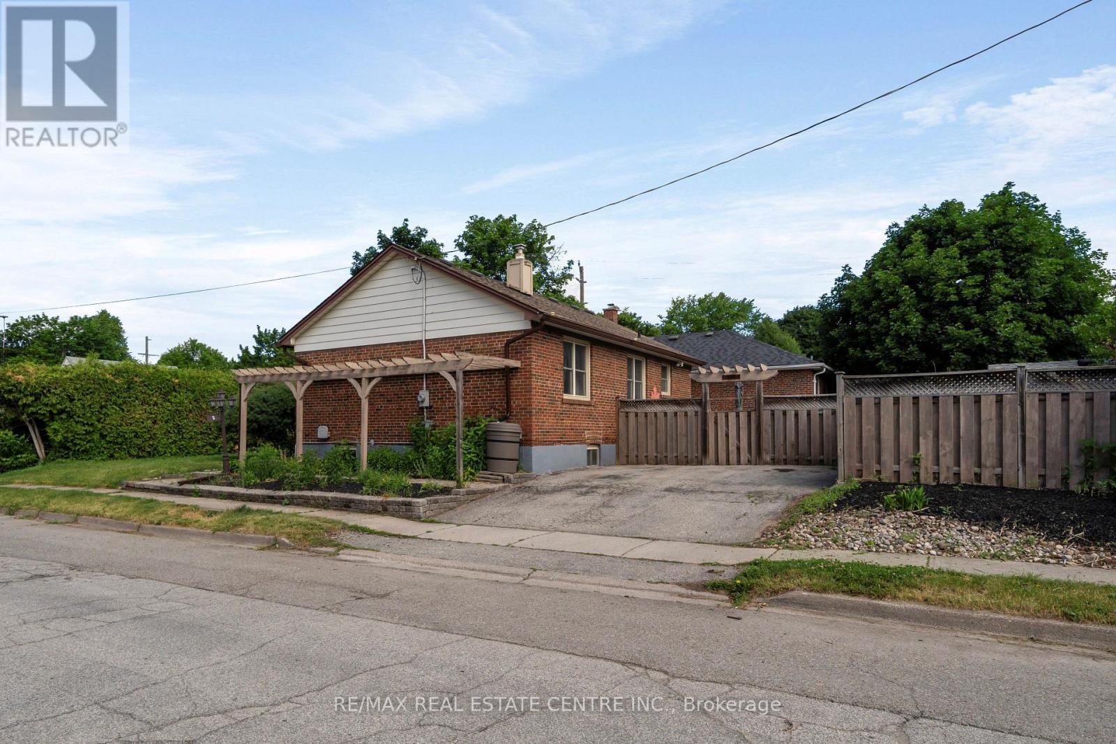 2 BARD LANE - 19