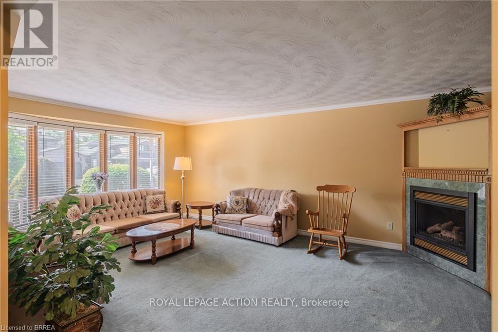 41 ROYAL OAK DRIVE - 16