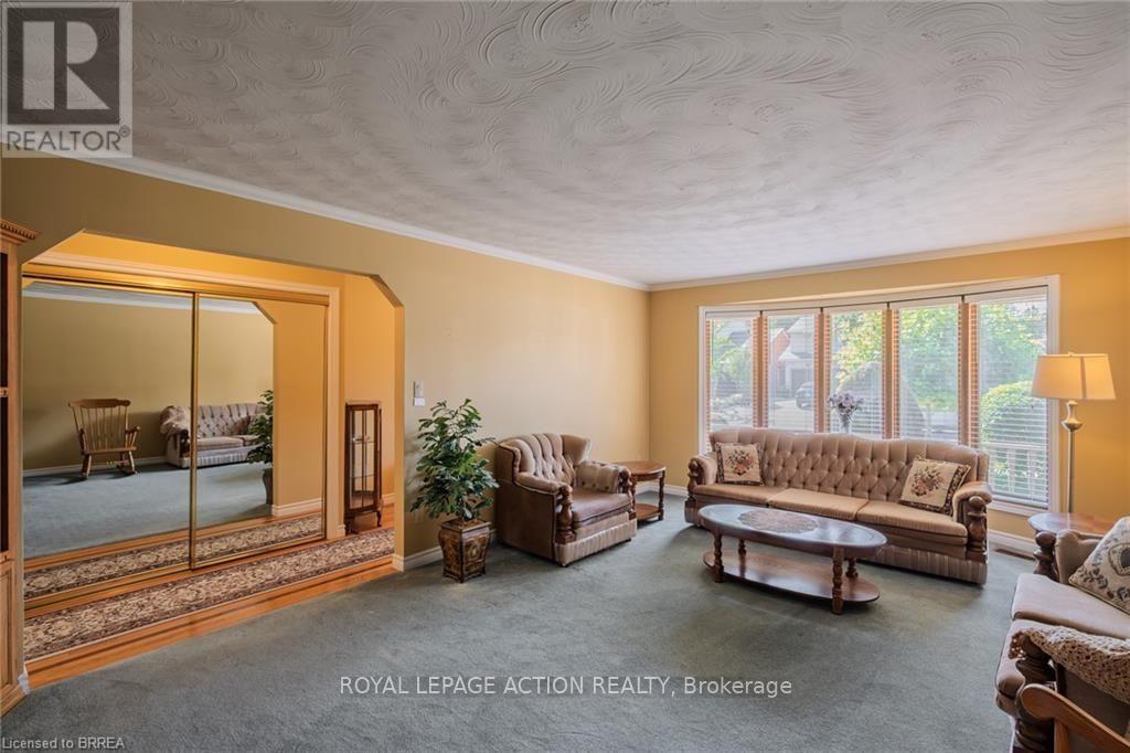 41 ROYAL OAK DRIVE - 17